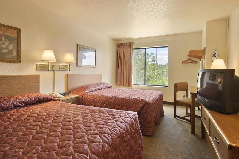 Отель Super 8 By Wyndham Bloomington/Airport Экстерьер фото
